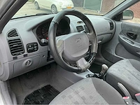2004 hyundai accent personenauto - afbeelding 7 van  28
