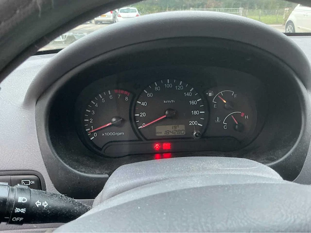 2004 hyundai accent personenauto - afbeelding 11 van  28