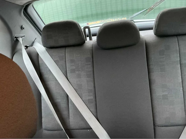 2004 hyundai accent personenauto - afbeelding 15 van  28