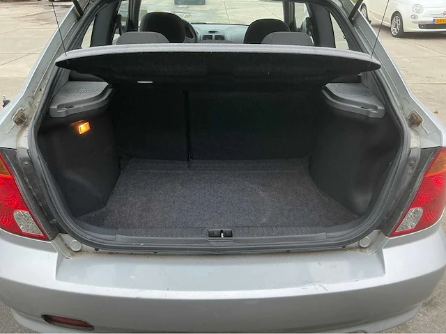 2004 hyundai accent personenauto - afbeelding 17 van  28