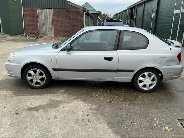 2004 hyundai accent personenauto - afbeelding 23 van  28