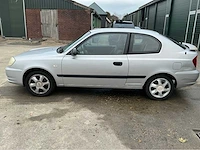 2004 hyundai accent personenauto - afbeelding 23 van  28