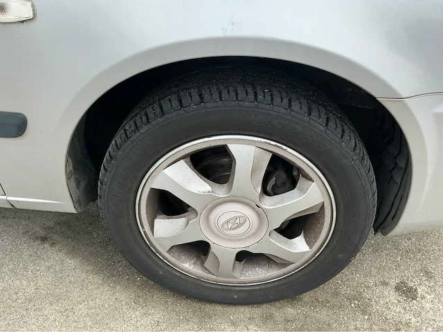2004 hyundai accent personenauto - afbeelding 25 van  28