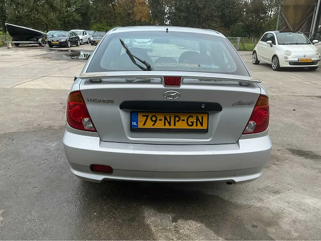 2004 hyundai accent personenauto - afbeelding 28 van  28