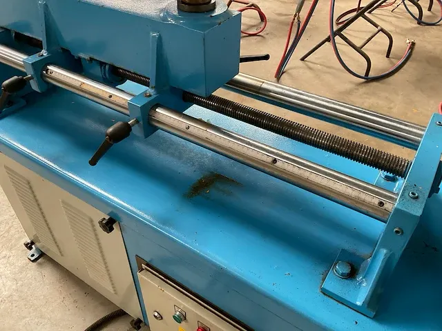 2004 isitan idk 3.5 rondsnijmachine - afbeelding 5 van  7