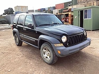 2004 jeep liberty 3.7l personenauto - afbeelding 10 van  17