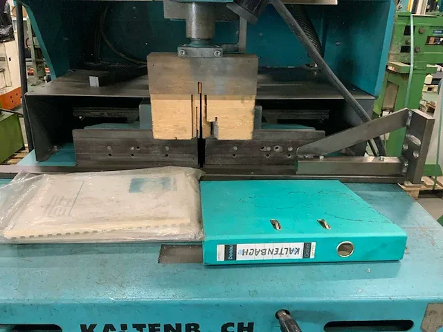 2004 kaltenbach skl450h onderloop afkortcirkelzaagmachine - afbeelding 6 van  11