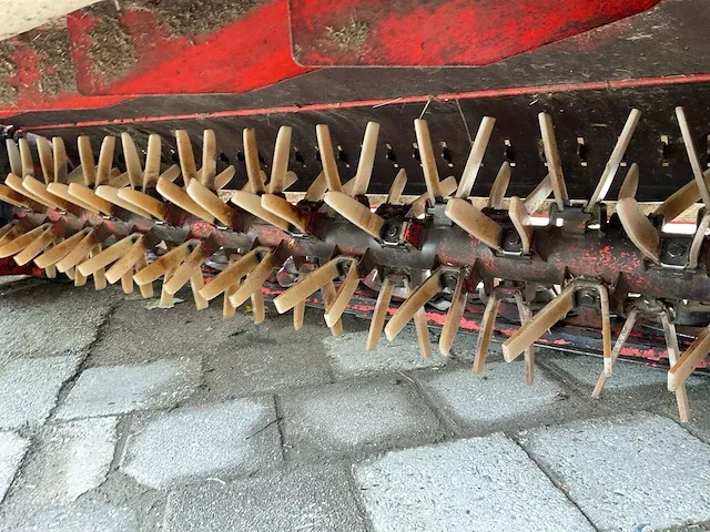 2004 kuhn fc 313 achtermaaier - afbeelding 2 van  15