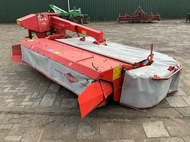 2004 kuhn fc 313 achtermaaier - afbeelding 9 van  15