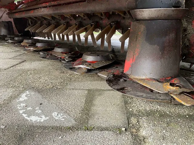 2004 kuhn fc 313 achtermaaier - afbeelding 12 van  15