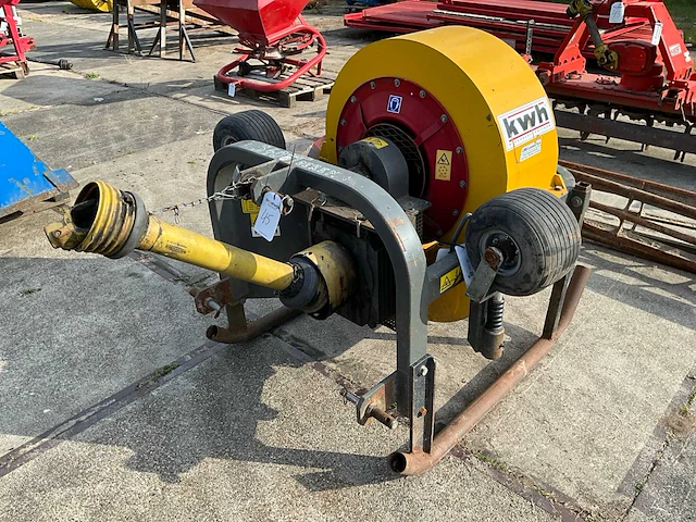 2004 kwh 2051 pto bladblazer - afbeelding 1 van  9