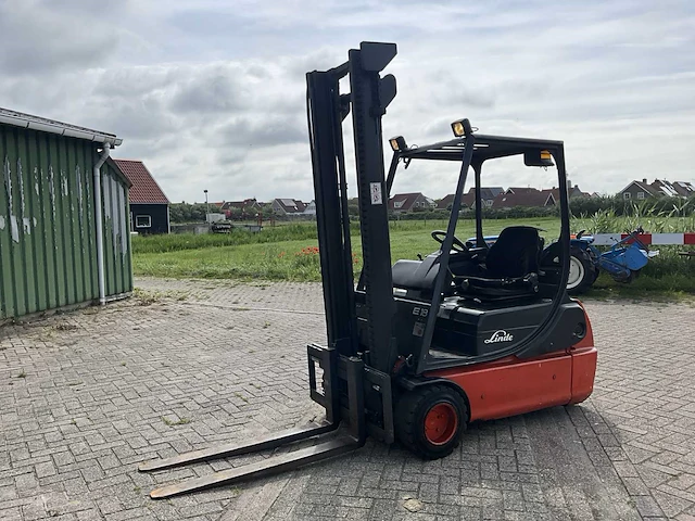 2004 linde e18c-02 vorkheftruck - afbeelding 1 van  13