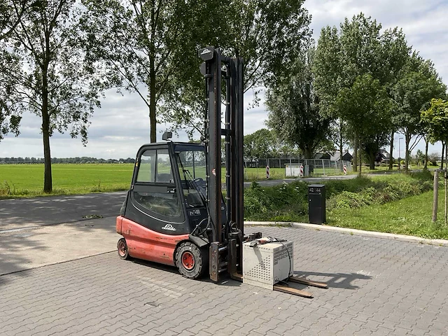 2004 linde e25-02 vorkheftruck - afbeelding 1 van  26
