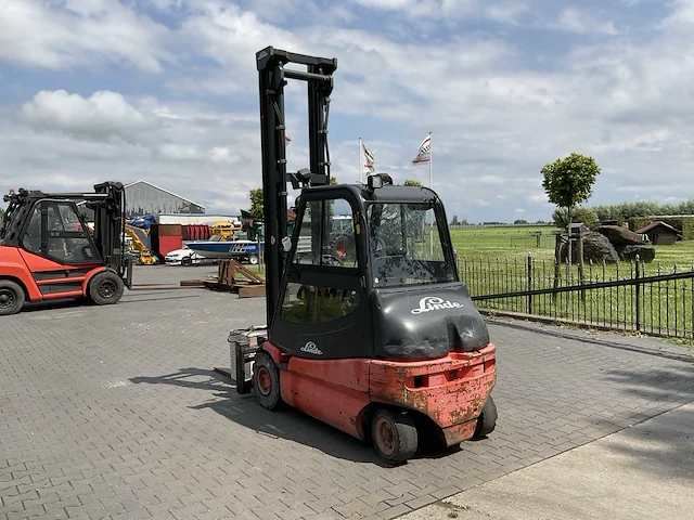 2004 linde e25-02 vorkheftruck - afbeelding 23 van  26