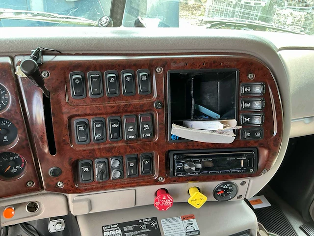 2004 mack vision vrachtwagen - afbeelding 62 van  100