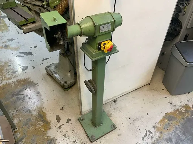 2004 marpol borstelmachine - afbeelding 1 van  3
