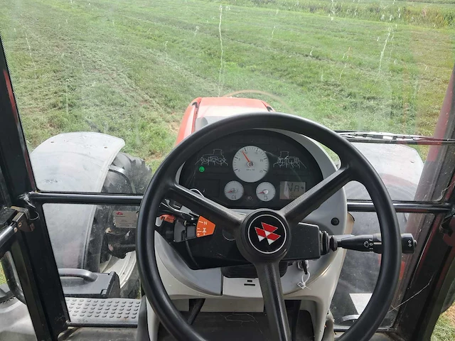 2004 massey ferguson 6480 vierwielaangedreven landbouwtractor - afbeelding 7 van  19
