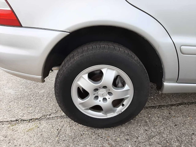 2004 mercedes-benz m-klasse ml 270 cdi bedrijfswagen - afbeelding 3 van  33