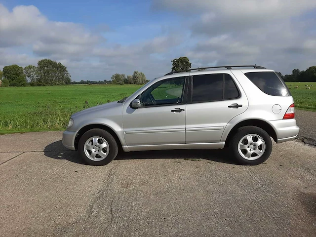 2004 mercedes-benz m-klasse ml 270 cdi bedrijfswagen - afbeelding 28 van  33