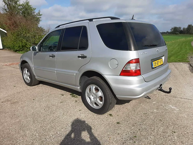 2004 mercedes-benz m-klasse ml 270 cdi bedrijfswagen - afbeelding 32 van  33