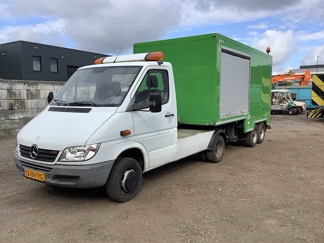 2004 mercedes-benz sprinter bedrijfswagen - afbeelding 1 van  35