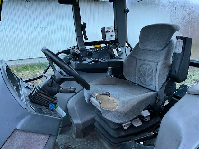 2004 new holland tvt 170 vierwielaangedreven landbouwtractor - afbeelding 3 van  29
