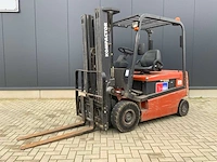 2004 nissan g002l25cm vorkheftruck