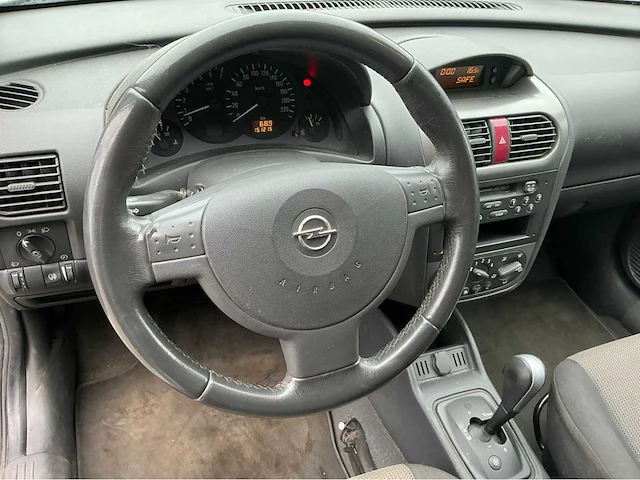 2004 opel corsa personenauto - afbeelding 3 van  18