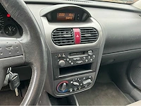 2004 opel corsa personenauto - afbeelding 6 van  18