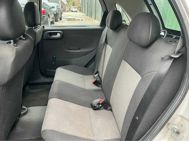 2004 opel corsa personenauto - afbeelding 10 van  18