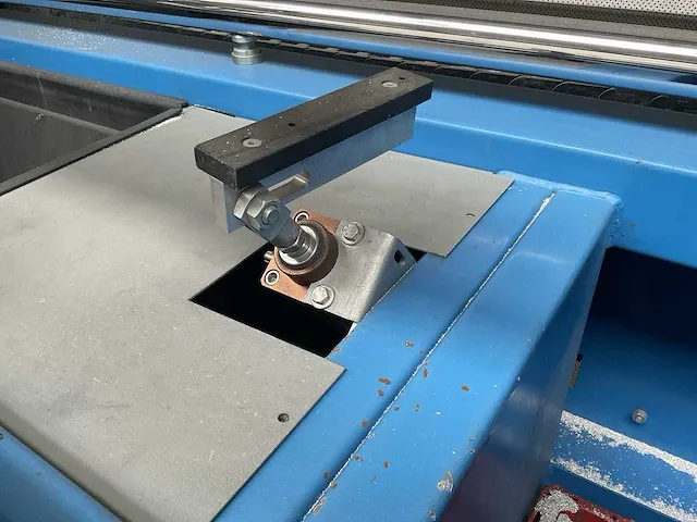2004 pertici univer 500a2k dubbele aluminium verstek afkortcirkelzaagmachine - afbeelding 4 van  12