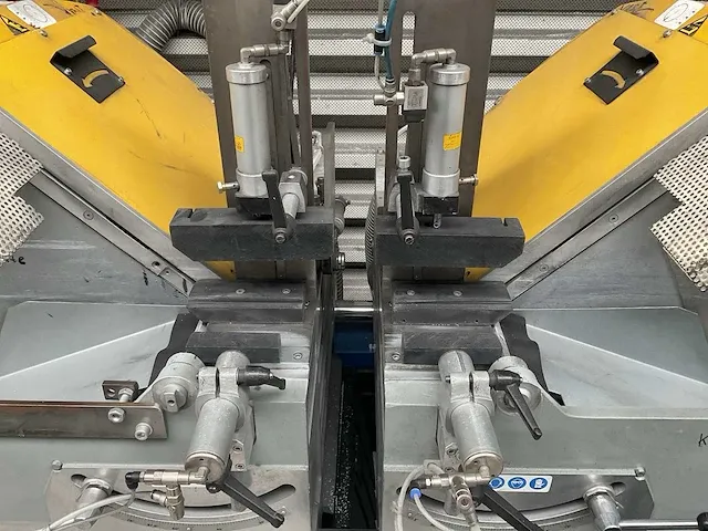 2004 pertici univer 500a2k dubbele aluminium verstek afkortcirkelzaagmachine - afbeelding 8 van  12