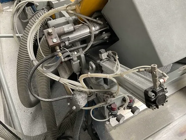 2004 pertici univer 500a2k dubbele aluminium verstek afkortcirkelzaagmachine - afbeelding 9 van  12