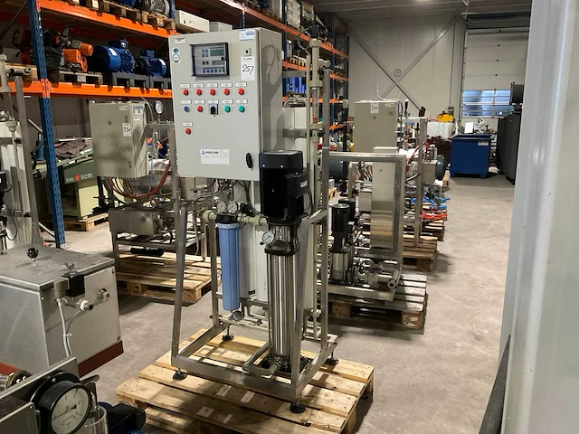 2004 pure water systems ro-water installatie - afbeelding 1 van  5