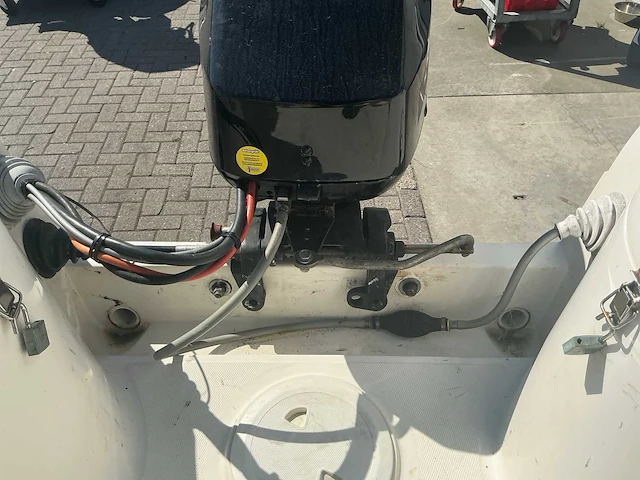 2004 quicksilver cabin 460 kajuitboot - afbeelding 5 van  23