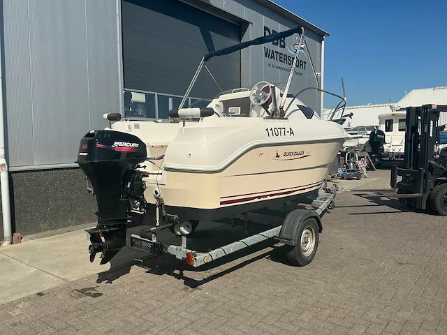 2004 quicksilver cabin 460 kajuitboot - afbeelding 12 van  23