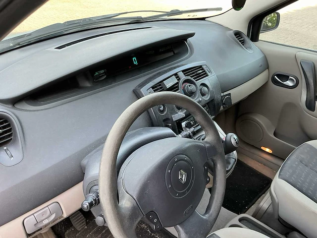 2004 renault scénic 1.6-16v expr. basis personenauto - afbeelding 3 van  18