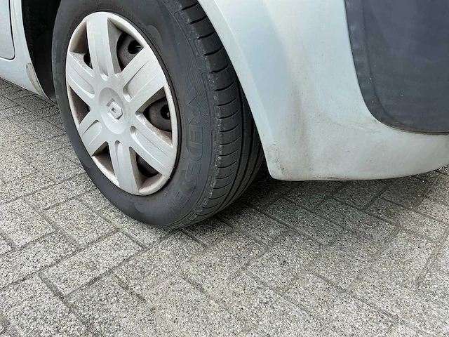 2004 renault scénic 1.6-16v expr. basis personenauto - afbeelding 16 van  18