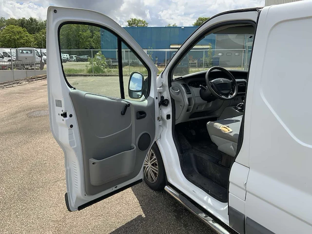 2004 renault trafic 1000 1.9 dci 100 bedrijfswagen - afbeelding 23 van  38