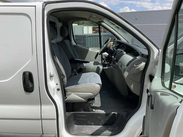 2004 renault trafic 1000 1.9 dci 100 bedrijfswagen - afbeelding 26 van  38