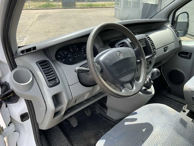 2004 renault trafic 1000 1.9 dci 100 bedrijfswagen - afbeelding 29 van  38