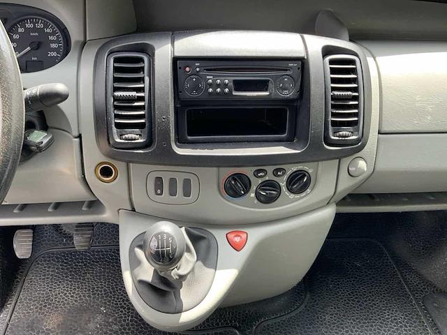 2004 renault trafic 1000 1.9 dci 100 bedrijfswagen - afbeelding 31 van  38