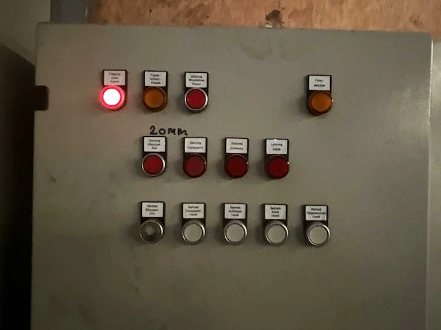 2004 schuko spaan/stof afzuiginstallaties v.v. 45kw aanzuigventilator, 11kw transportventilator, besturingskasten en filterzakken - afbeelding 21 van  24