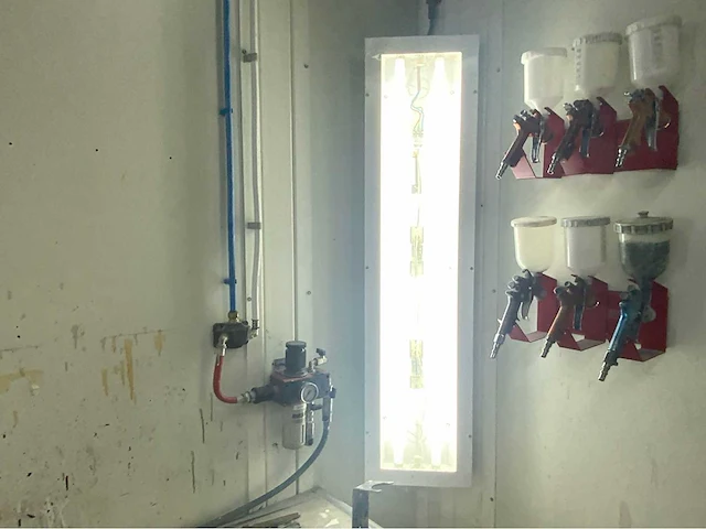 2004 soloan prefab spuitcabine met droogruimte en voorbewerkingsruimte - afbeelding 30 van  69