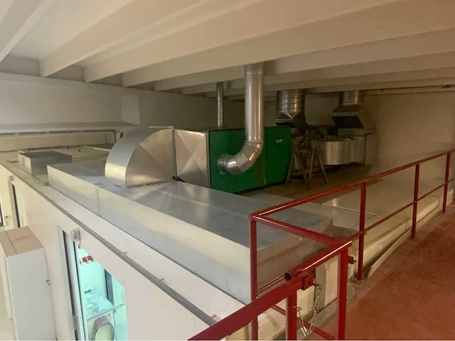 2004 soloan prefab spuitcabine met droogruimte en voorbewerkingsruimte - afbeelding 49 van  69