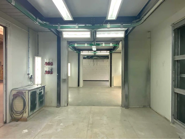 2004 soloan prefab spuitcabine met droogruimte en voorbewerkingsruimte - afbeelding 6 van  69