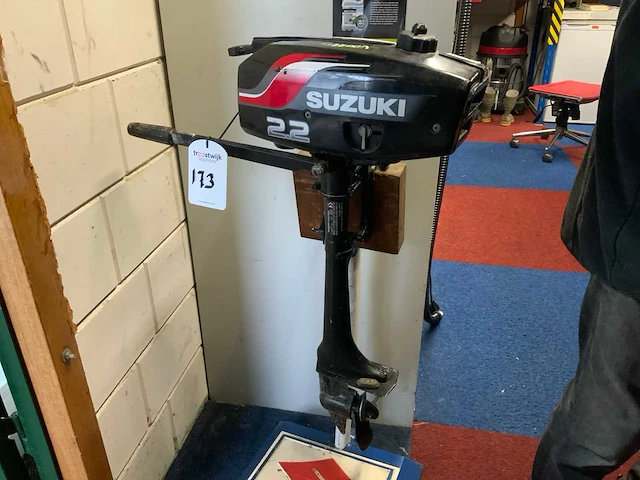 2004 suzuki dt 2.2 buitenboordmotor - afbeelding 1 van  6