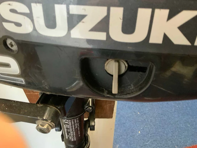2004 suzuki dt 2.2 buitenboordmotor - afbeelding 4 van  6
