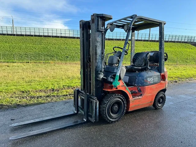 2004 toyota 42-7fgf15 vorkheftruck - afbeelding 1 van  12