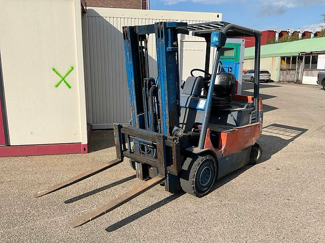 2004 toyota 7fbmf25 vorkheftruck - afbeelding 1 van  17